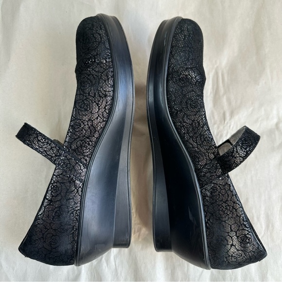 Alegria Women 10 Black Leather Whimsigoth Mary Janes Pewter Florette Rose Paloma - Picture 3 of 9